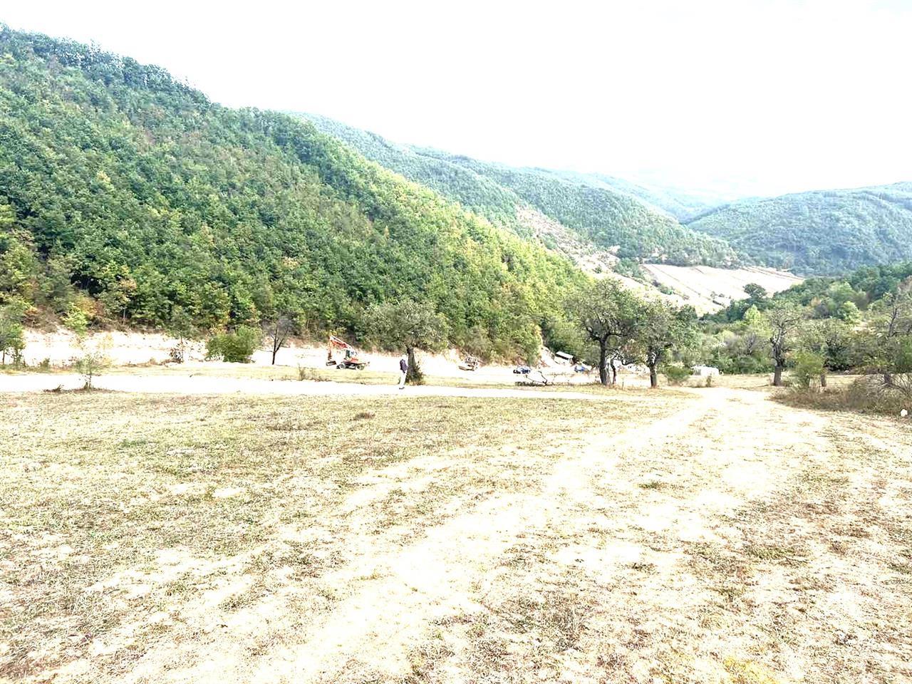 Lotes à venda de 4, 5 e 7 ares em mramor, município de Prishtina