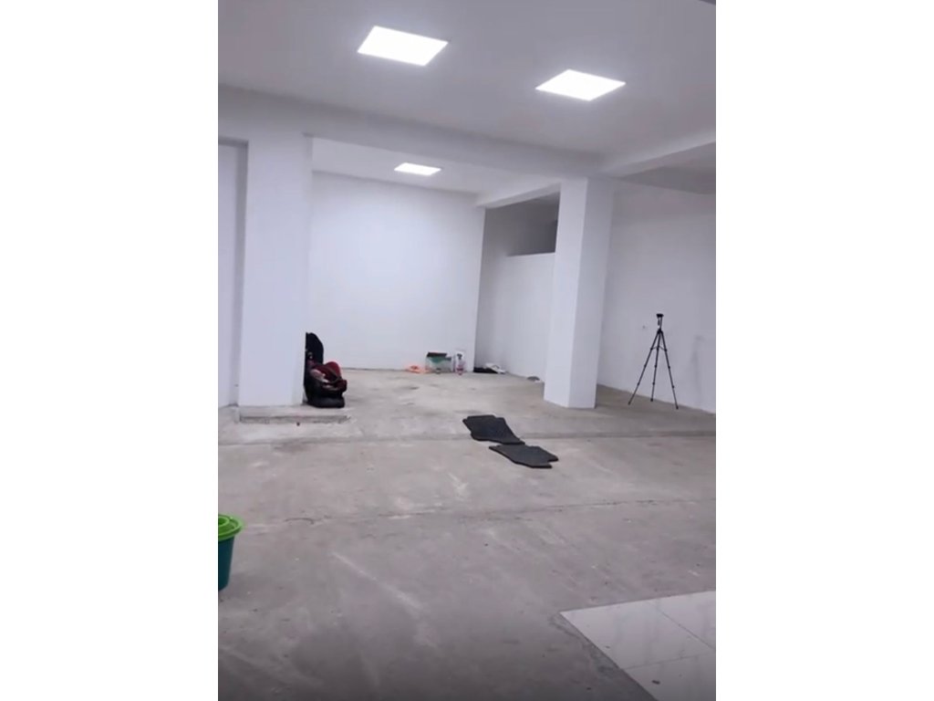 Espace commercial à louer à fresku, Tirana - 1200€ | 170 m²