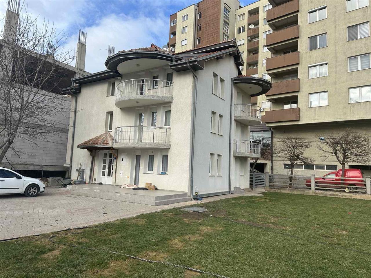 Casa en alquiler 300m² detrás de dardha en emshir