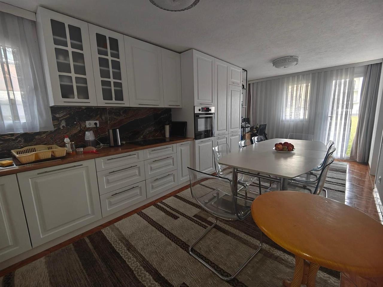 Casa en alquiler 300m² detrás de dardha en emshir (4)