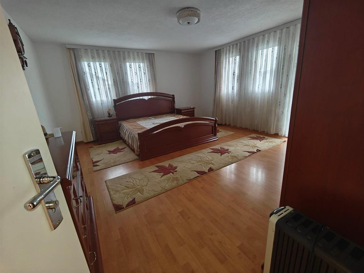 Casa en alquiler 300m² detrás de dardha en emshir (5)