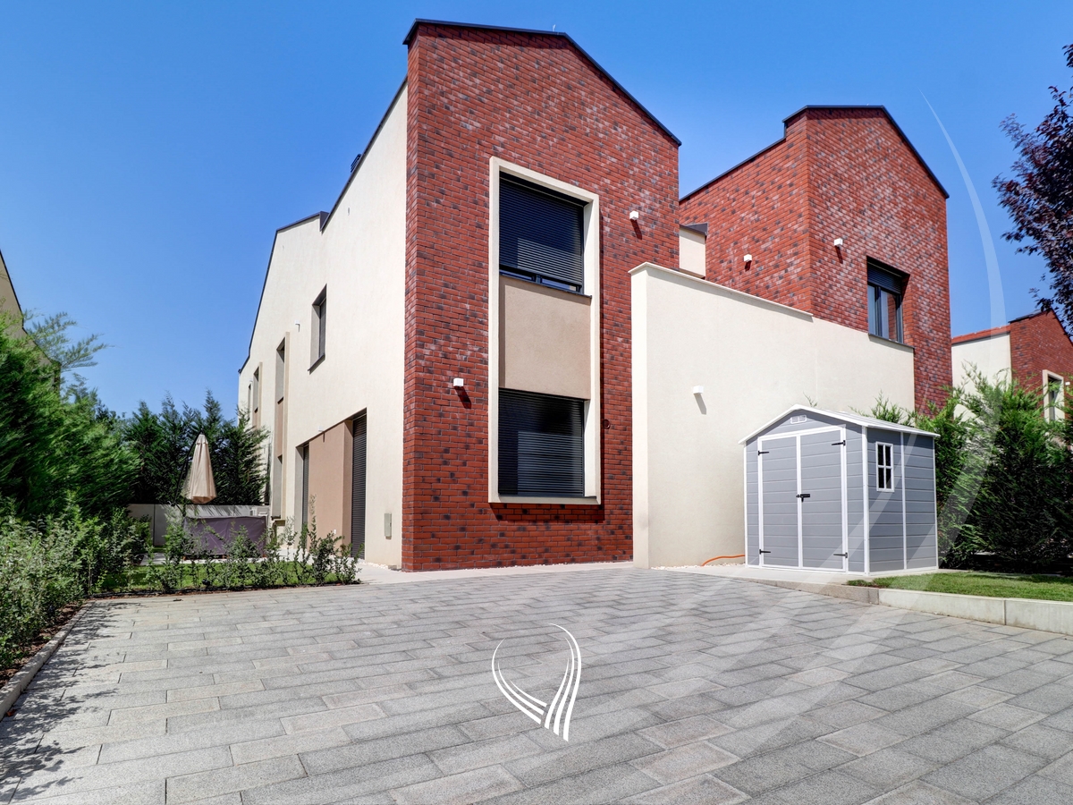 Maison avec 3 chambres à louer dans le quartier qershia village