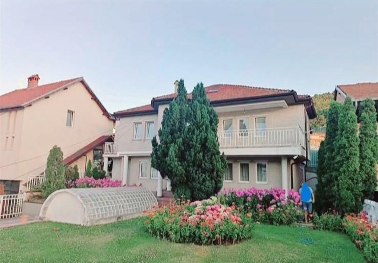Maison à vendre 400m² sur 5,60 ares de terrain à tokbashqe