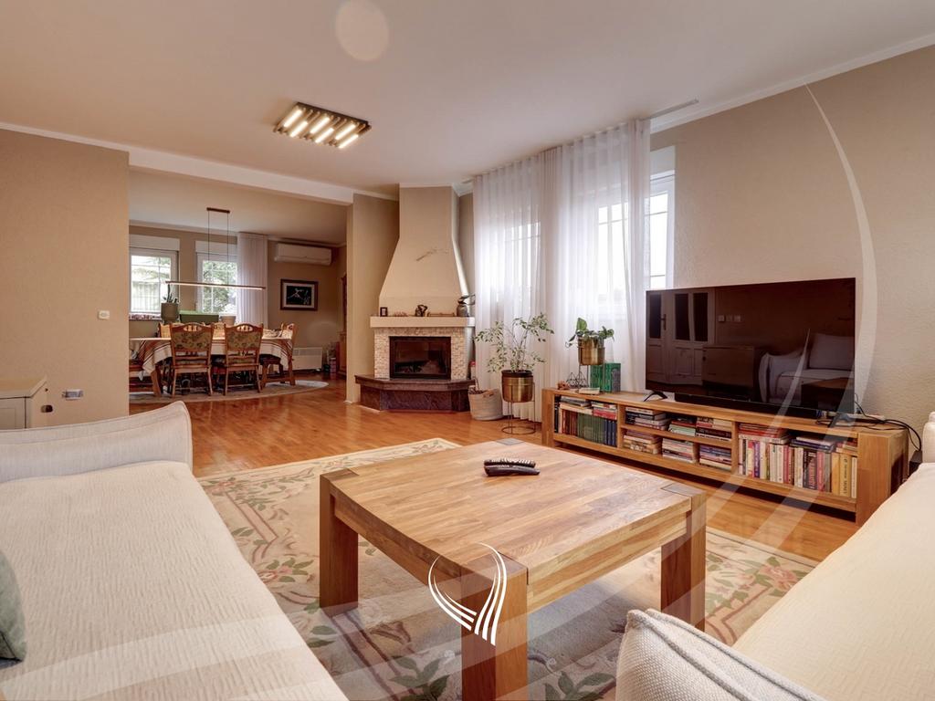 Casa de 700 metros cuadrados en venta en el barrio velania