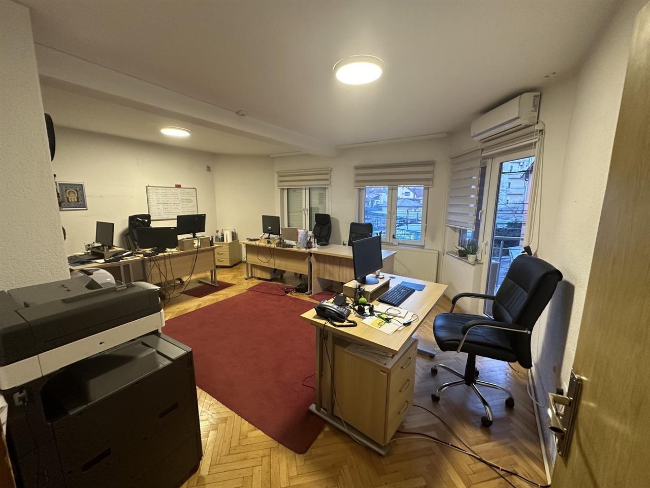 Casa en alquiler 500m² 3 pisos en Tophane (2)