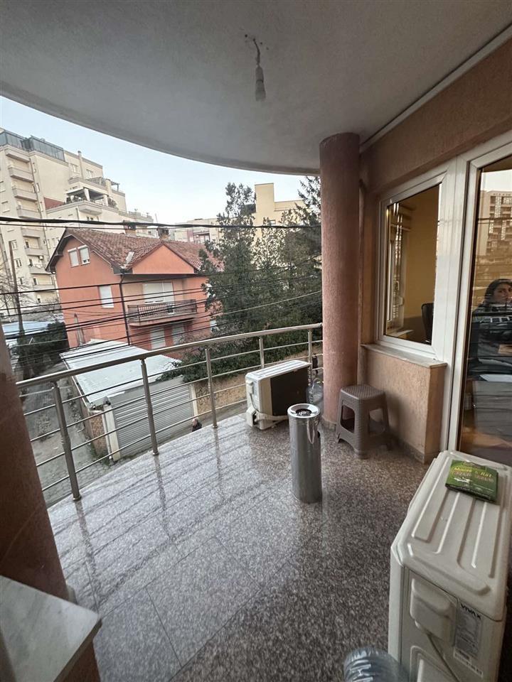 Casa en alquiler 500m² 3 pisos en Tophane (5)