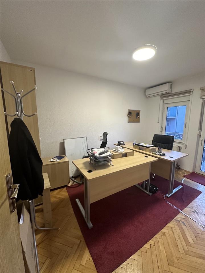 Casa en alquiler 500m² 3 pisos en Tophane (6)