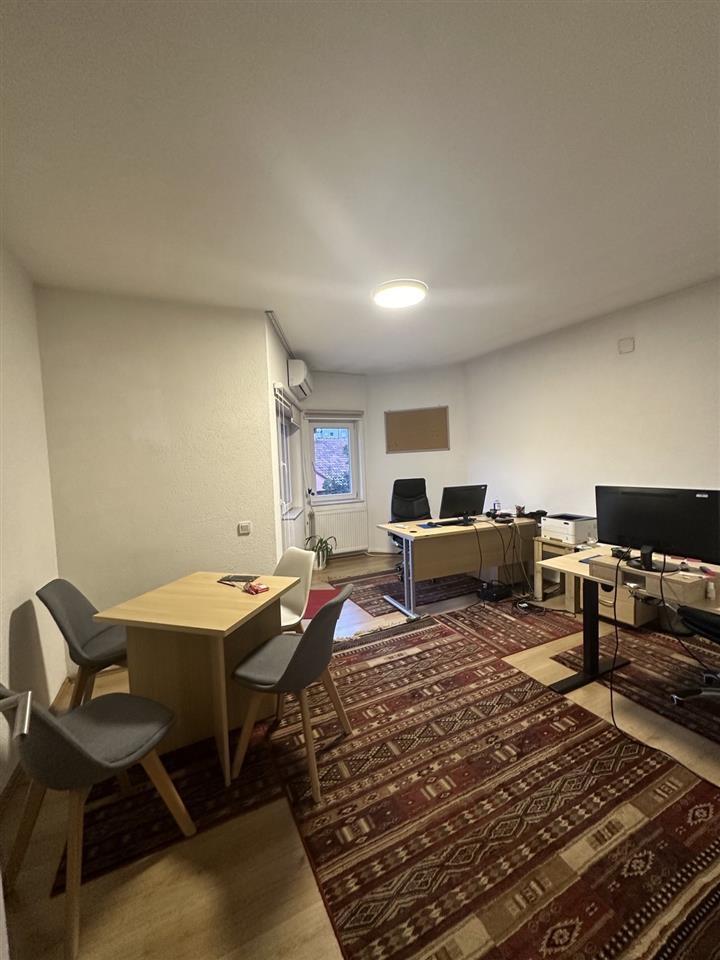 Casa en alquiler 500m² 3 pisos en Tophane (7)