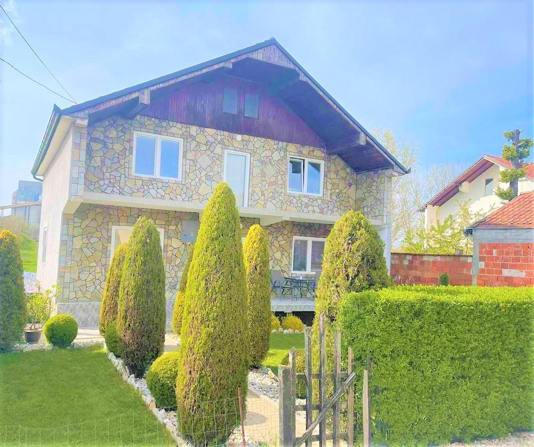 Haus zum verkauf 220m² auf 12 ar grundstück in zone eins Obiliq