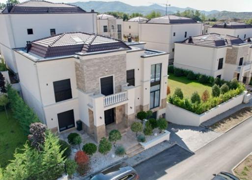 Haus zum verkauf 500m² auf 4 ar grundstück in zllatar (2)
