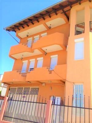 Haus zum verkauf 450m² auf 4,60 ar in Kalabri