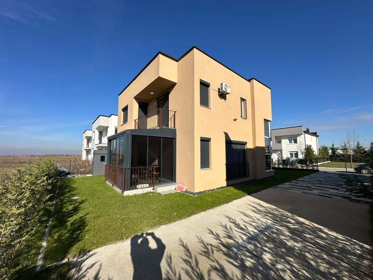 Casa in vendita 215m² su terreno di 3,50 are a Ferizaj (2)