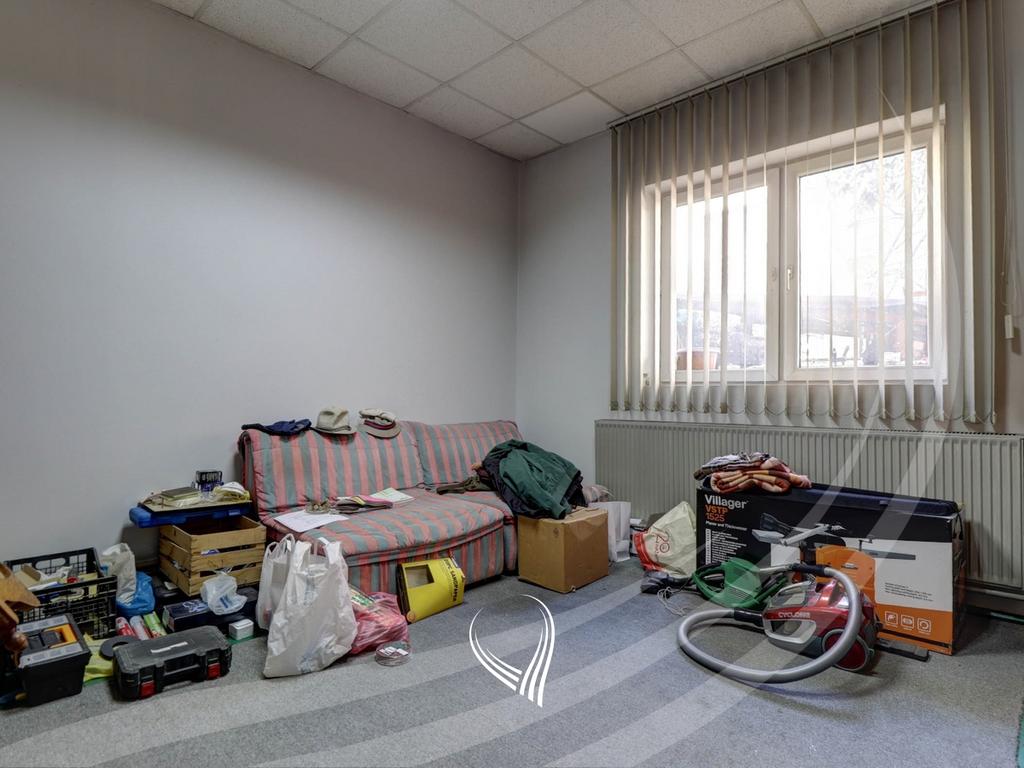Ufficio con 3 stanze di lavoro in affitto nel quartiere Pejton
