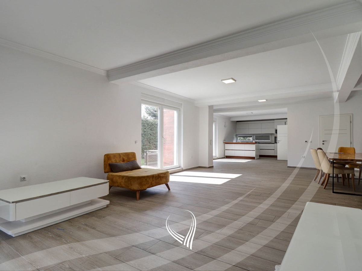 Haus mit 4 schlafzimmern zur miete im stadtteil marigona residence (2)