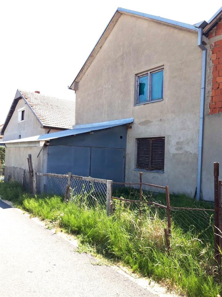 Shitet s0htëpia 200m² në 6 ari lagjja e re në suhadoll