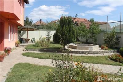 Maison à vendre 320m², sur 6 ari de terrain à kodra e trimave (7)