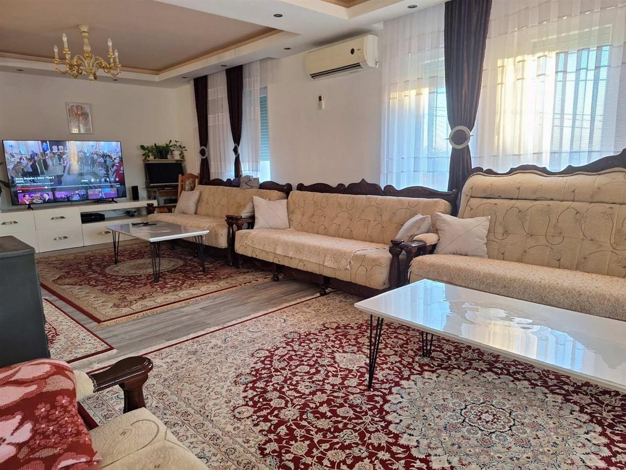 Shitet shtëpia 400m², në 5.10 ari tokë në kodrën e trimave (3)