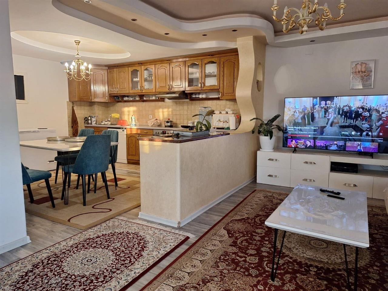 Shitet shtëpia 400m², në 5.10 ari tokë në kodrën e trimave (4)