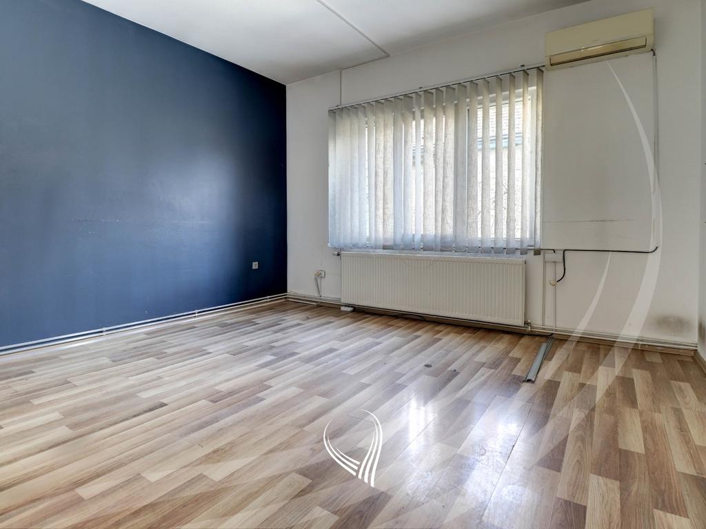 Ufficio di 400 metri quadrati in affitto nel quartiere Aktash (4)