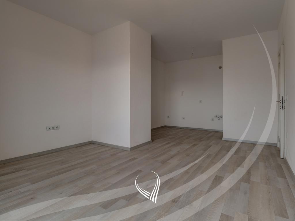 Banesë me 2 dhoma gjumi në shitje në lagjen Tophane (3)