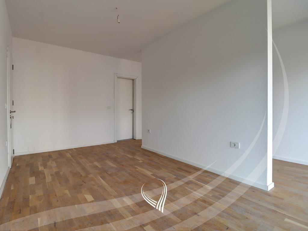 Apartamento com 4 quartos à venda no bairro Mati 1 – Rruga a