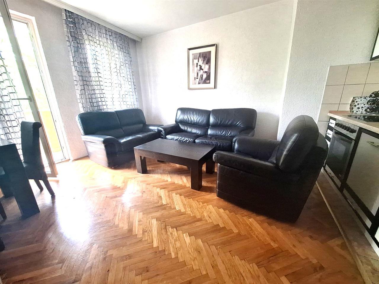 Alquiler de apartamento de 2 habitaciones 70m² frente al parque de la ciudad (2)