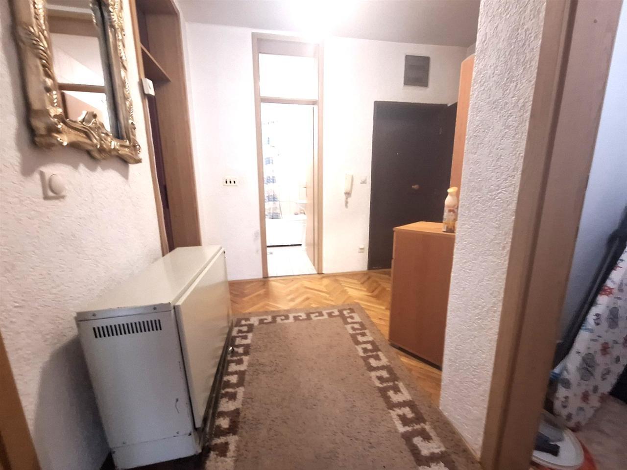 For rent 2-room apartment 70m² opposite city park
