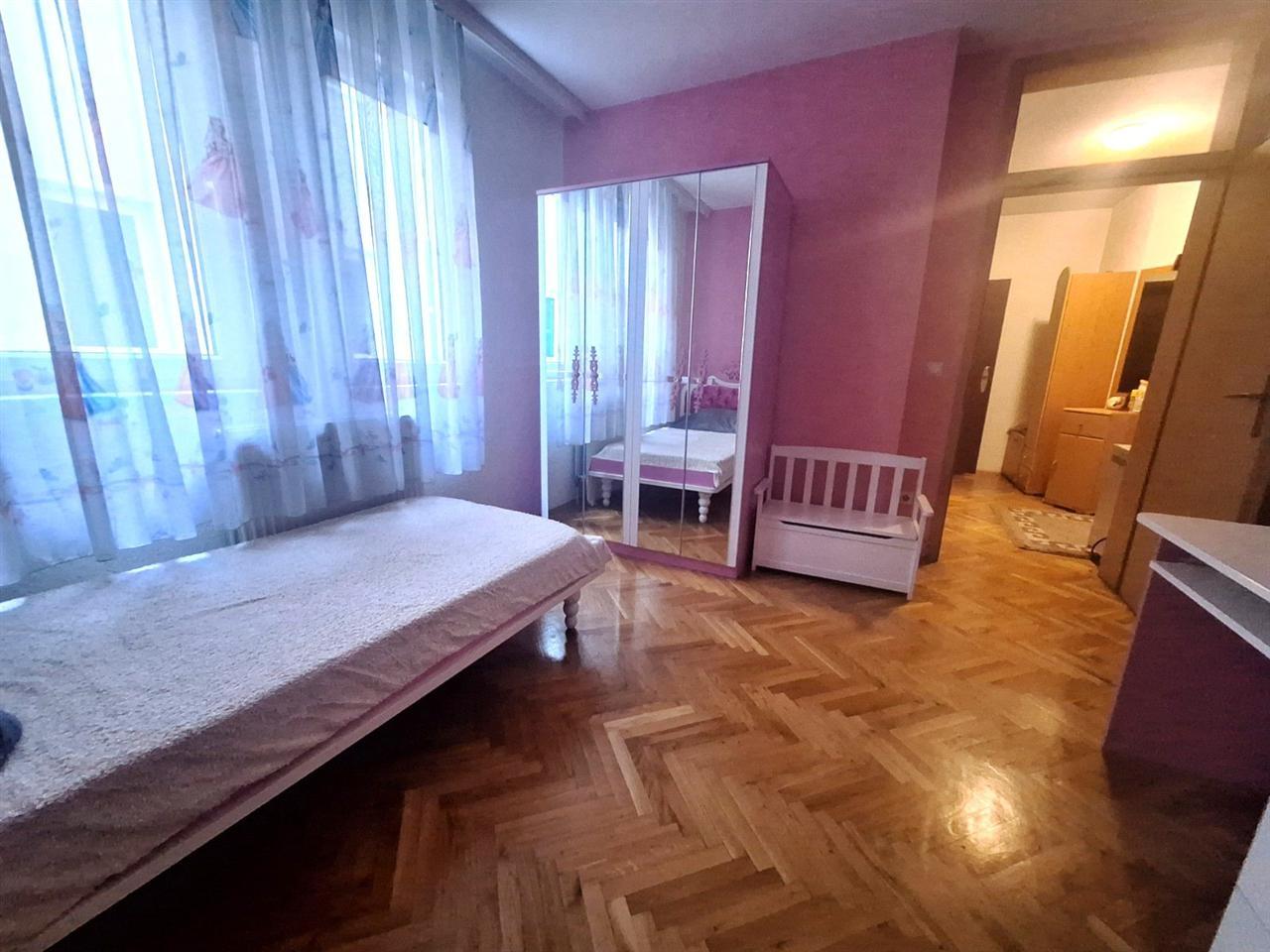 For rent 2-room apartment 70m² opposite city park