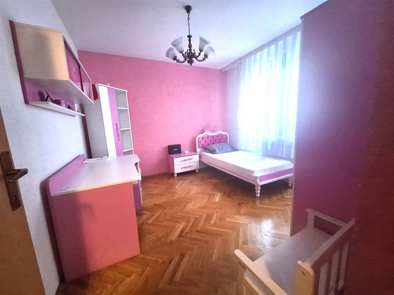 For rent 2-room apartment 70m² opposite city park