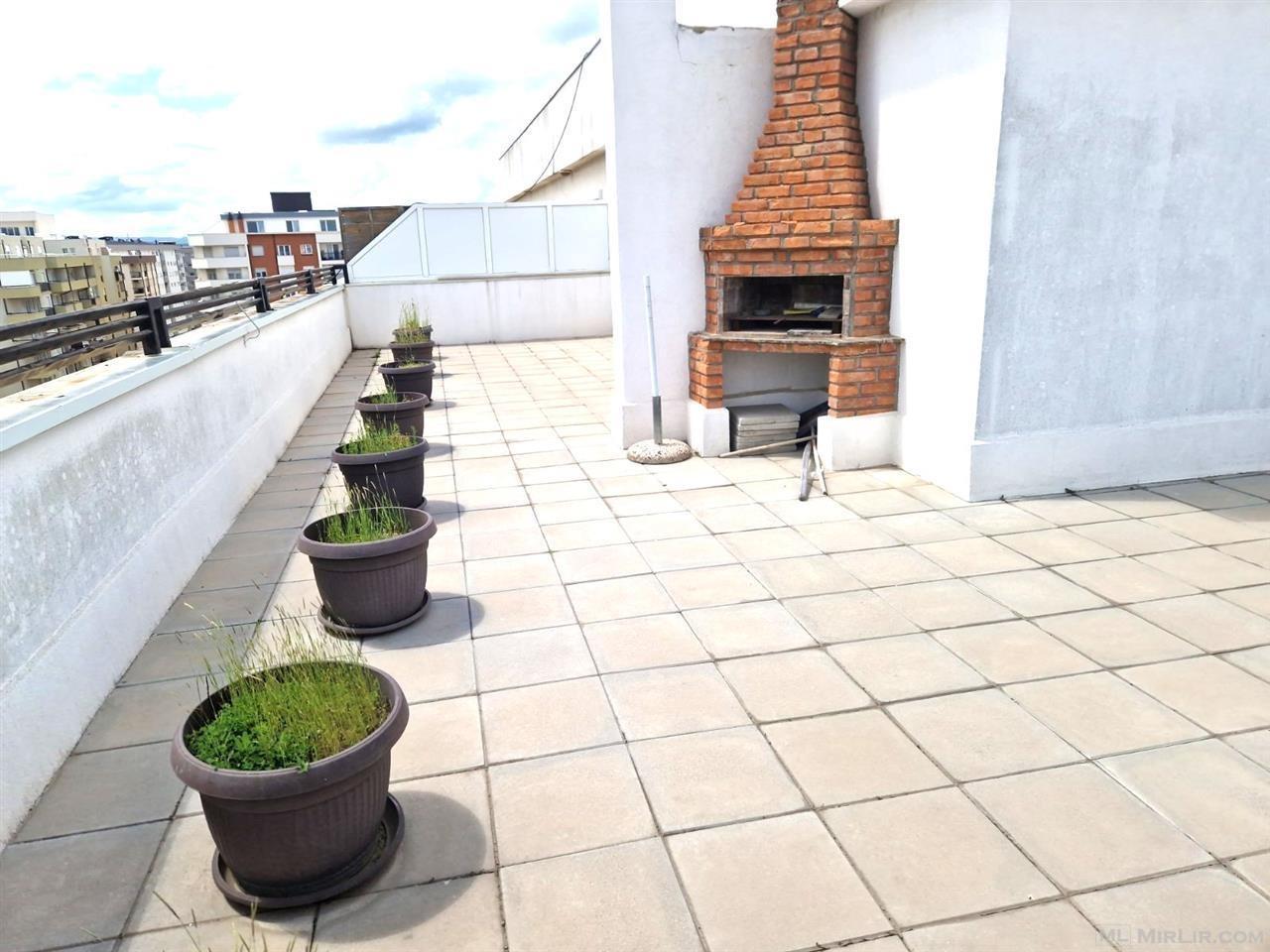 Penthouse 2 zimmer 65m² + 100m² terrasse in Fushë Kosovë