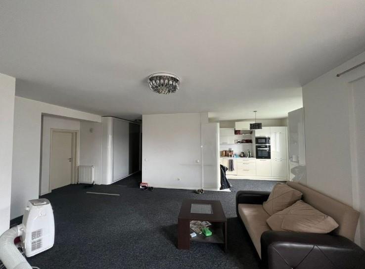 Jepet me qira banesa 4-dhomëshe 180m² kati 2 në Arbëri