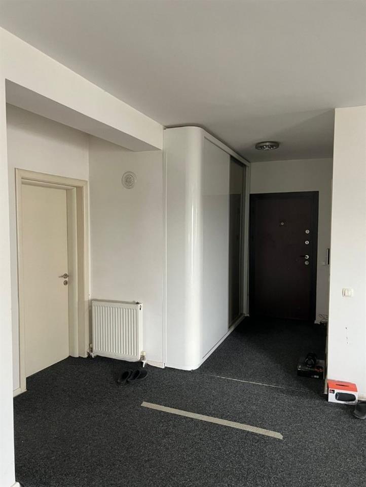 Jepet me qira banesa 4-dhomëshe 180m² kati 2 në Arbëri (2)