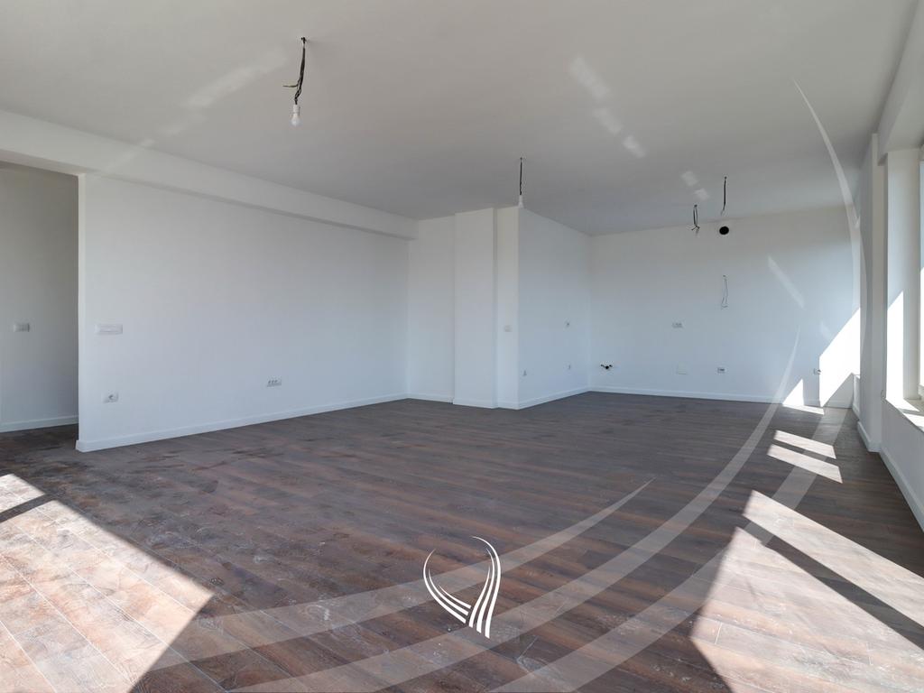Ático – Oficina con 5 habitaciones en alquiler en el barrio Mati 1 (3)
