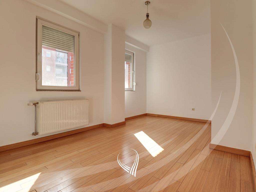Appartamento con 2 camere da letto in vendita nel quartiere Mati 1
