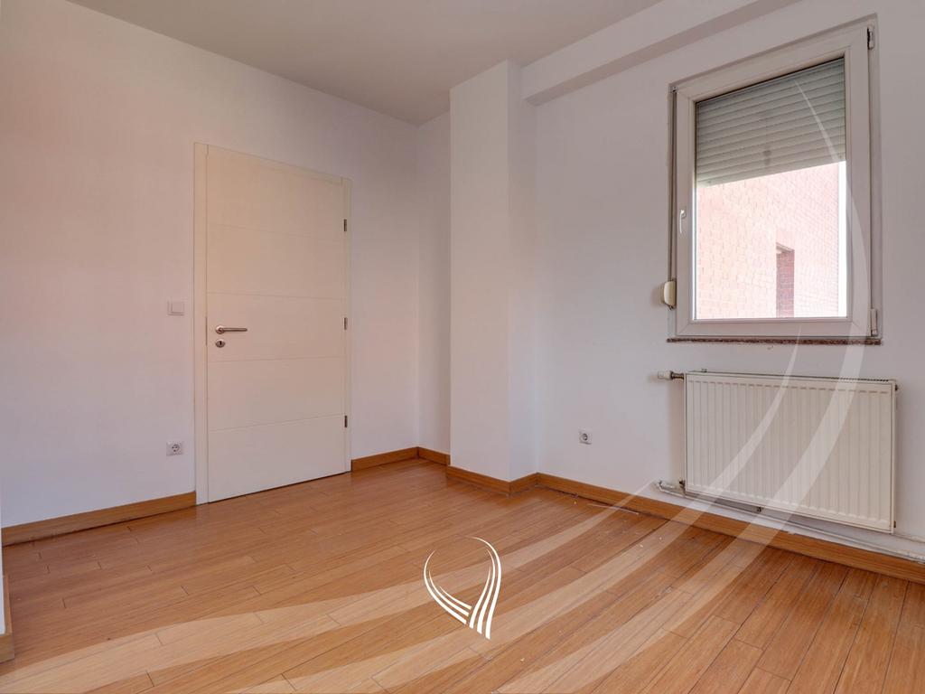 Appartamento con 2 camere da letto in vendita nel quartiere Mati 1