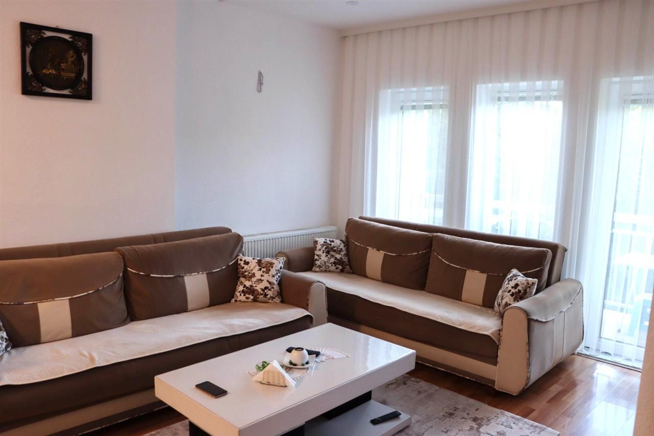 Shitet banesa 54m² në qendër te parku