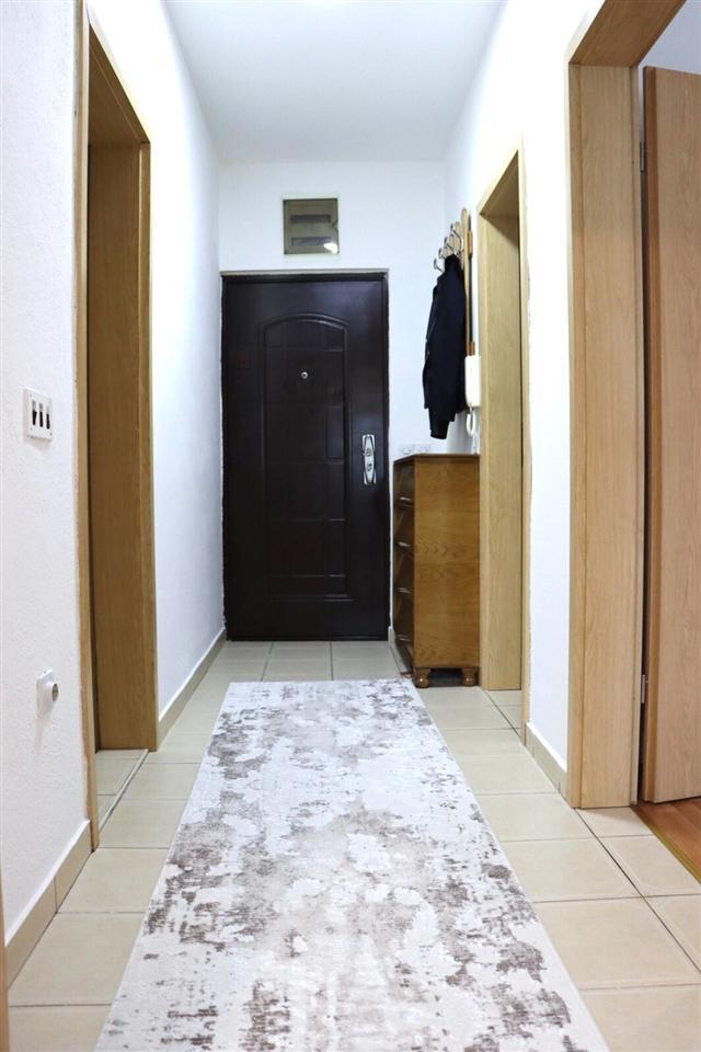 Shitet banesa 54m² në qendër te parku