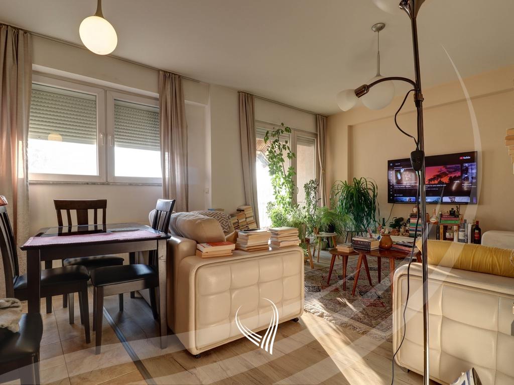 Appartement d'une chambre à vendre dans le quartier Mati 1 – Rruga c (2)