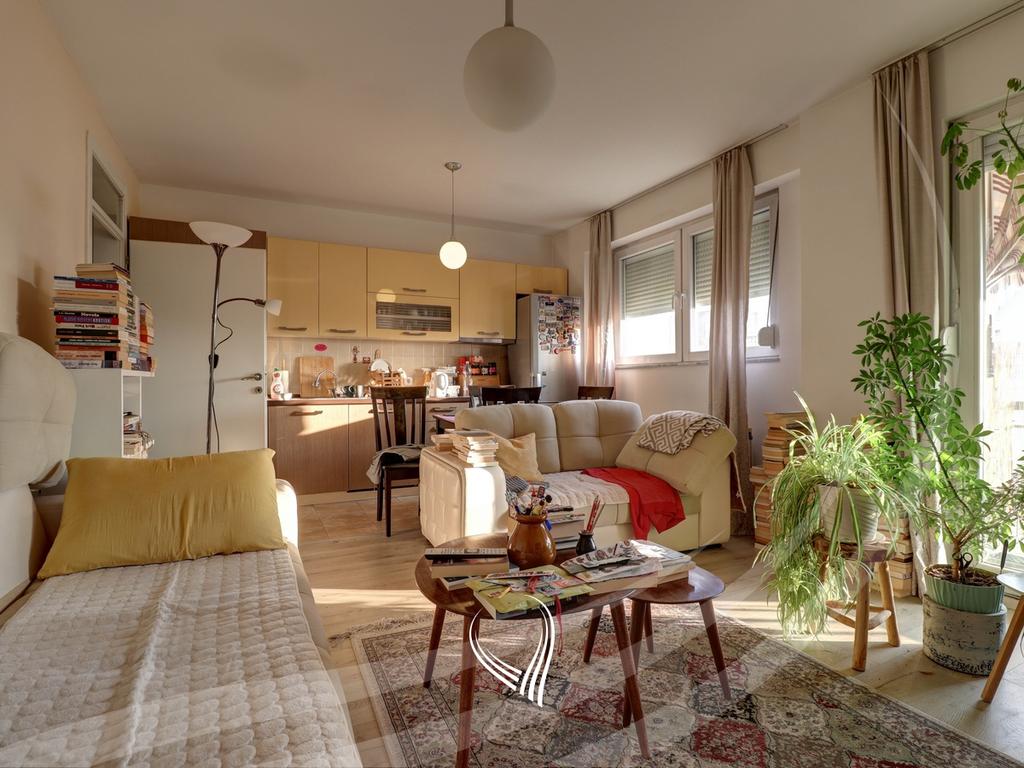 Appartement d'une chambre à vendre dans le quartier Mati 1 – Rruga c (4)