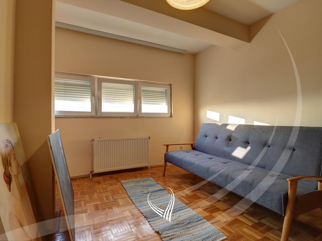 Appartement d'une chambre à vendre dans le quartier Mati 1 – Rruga c (6)