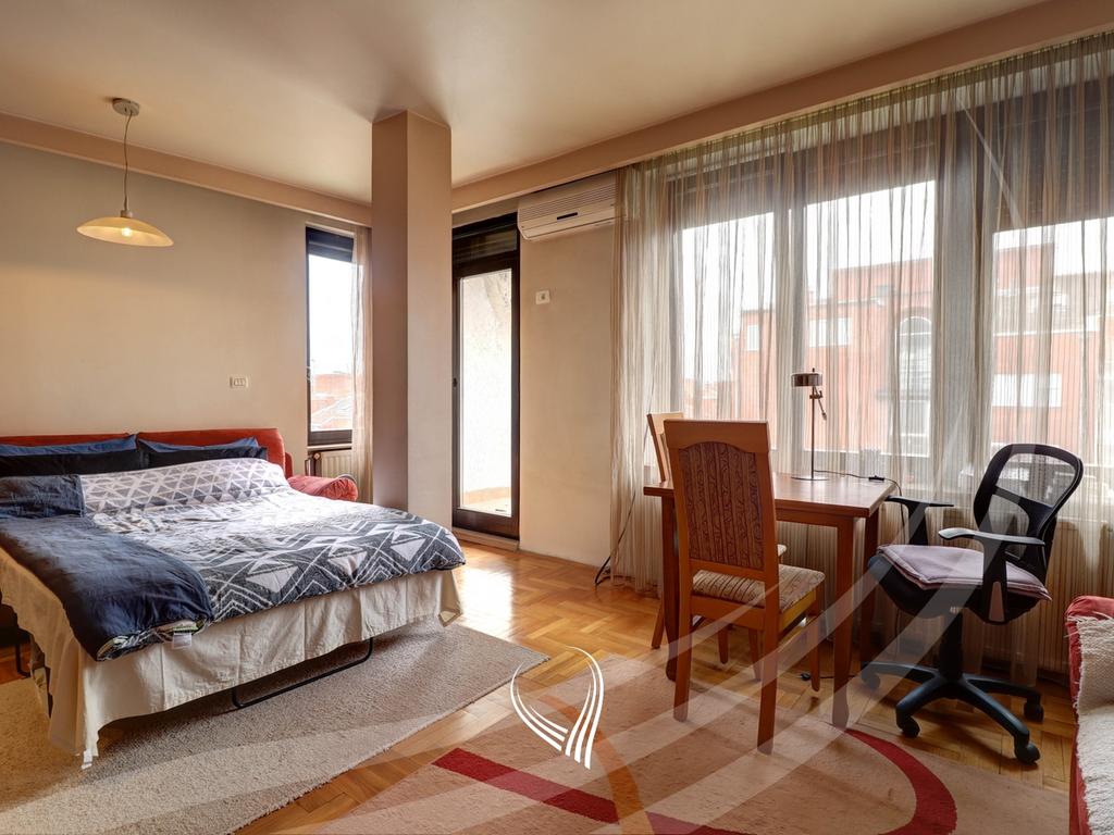 Studios à vendre dans le quartier Bregu i Diellit (2)