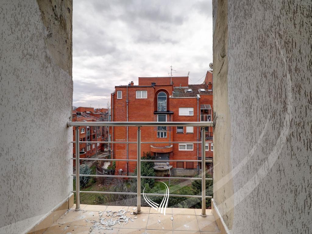 Studios à vendre dans le quartier Bregu i Diellit (6)