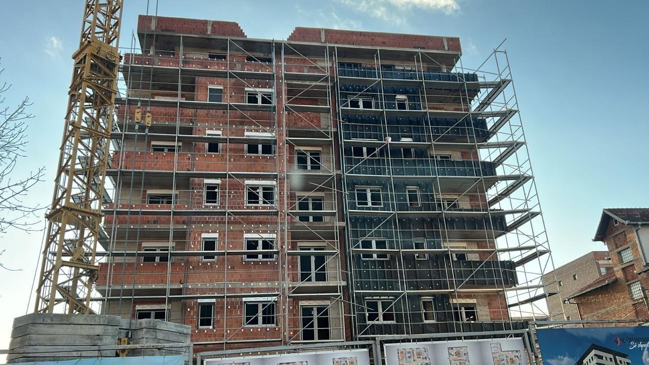 Shitet banesa 63m² kati 5 në matiqan