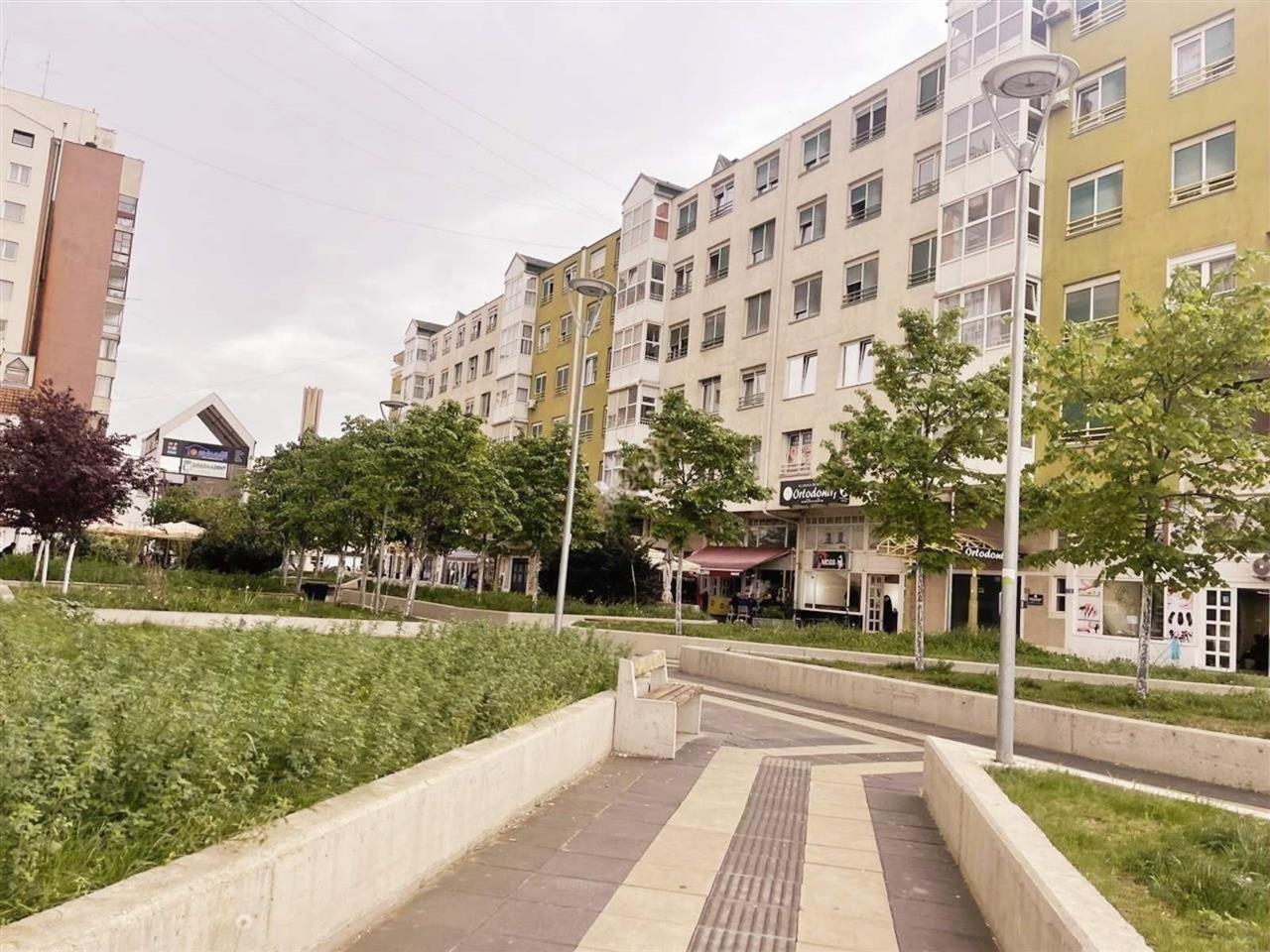 Shitet banesa 65m² netto kati i 1-rë në lagjen Dardania