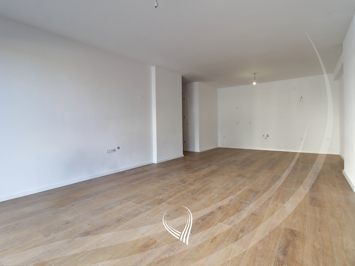 Bureau avec 3 pièces de travail à louer dans le quartier Prishtina e Re (3)