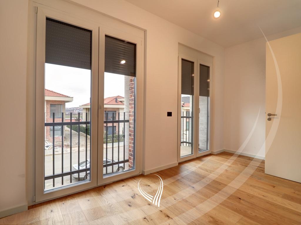Maison avec 4 chambres à louer dans le quartier marigona hill (8)