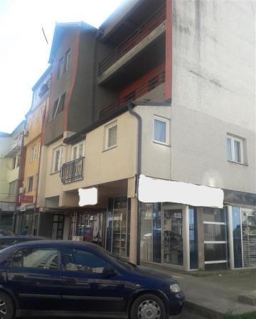 Shitet banesa 100m² kati i parë në lagjen Dardania