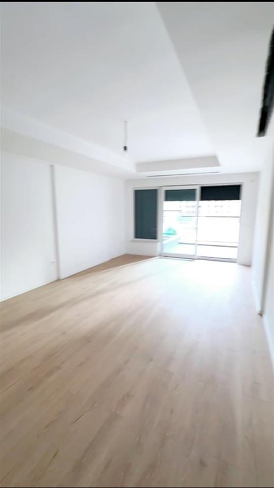 Shitet banesa 3-dhomëshe 140m²+20m² terasë në Ferizaj (3)