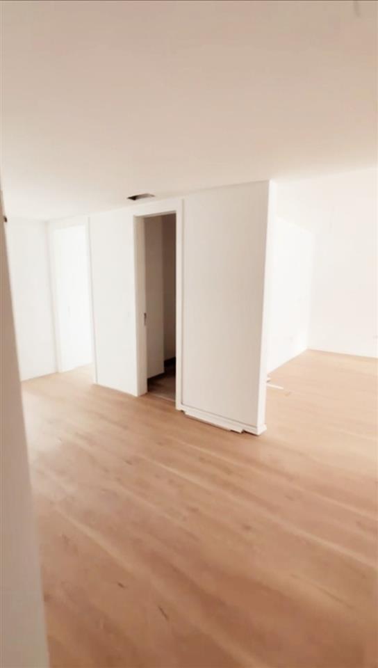 Shitet banesa 3-dhomëshe 140m²+20m² terasë në Ferizaj (5)