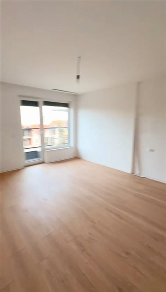 Shitet banesa 3-dhomëshe 140m²+20m² terasë në Ferizaj (8)
